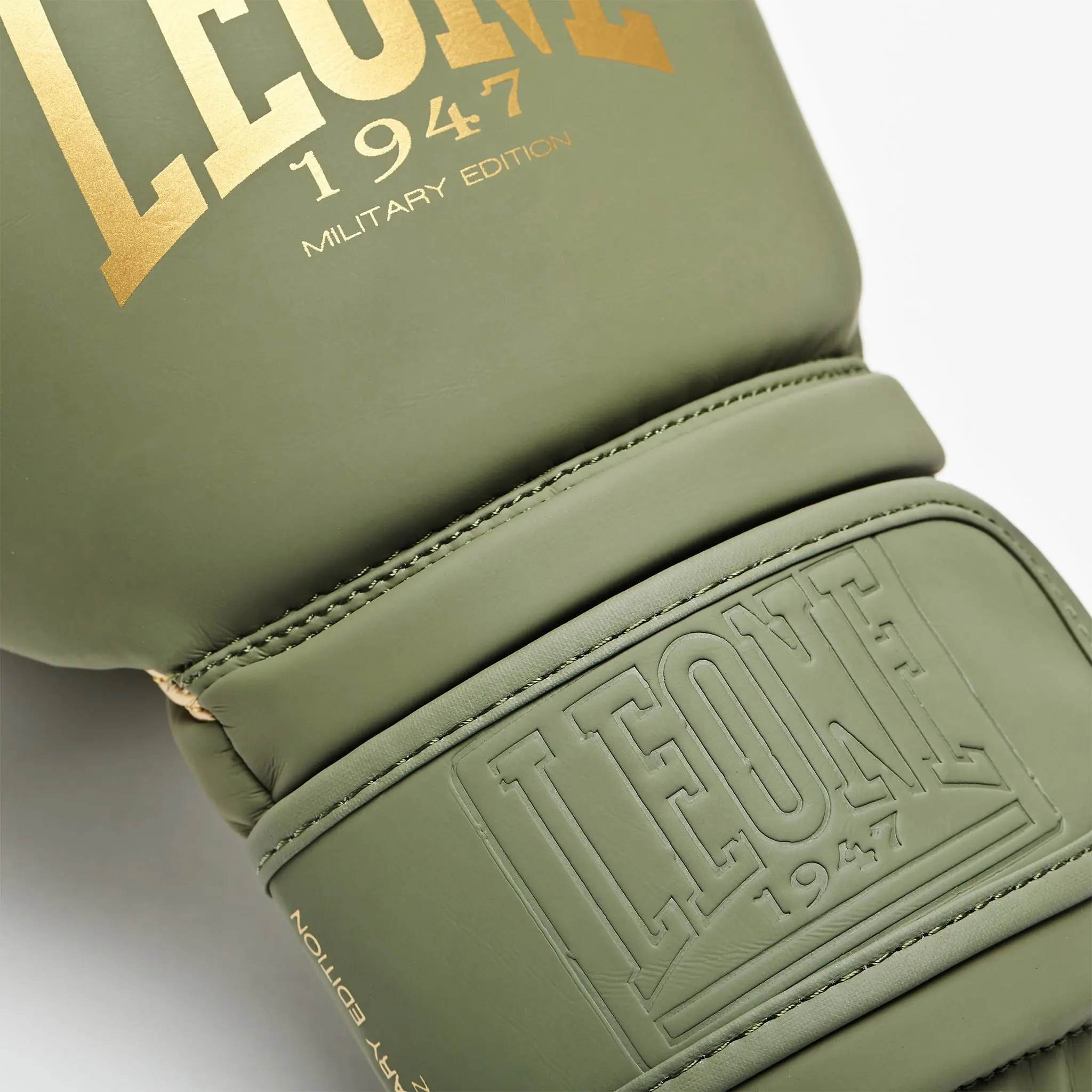Leone - MILITARY EDITION BOXING GLOVES GN059G / Green преден изглед