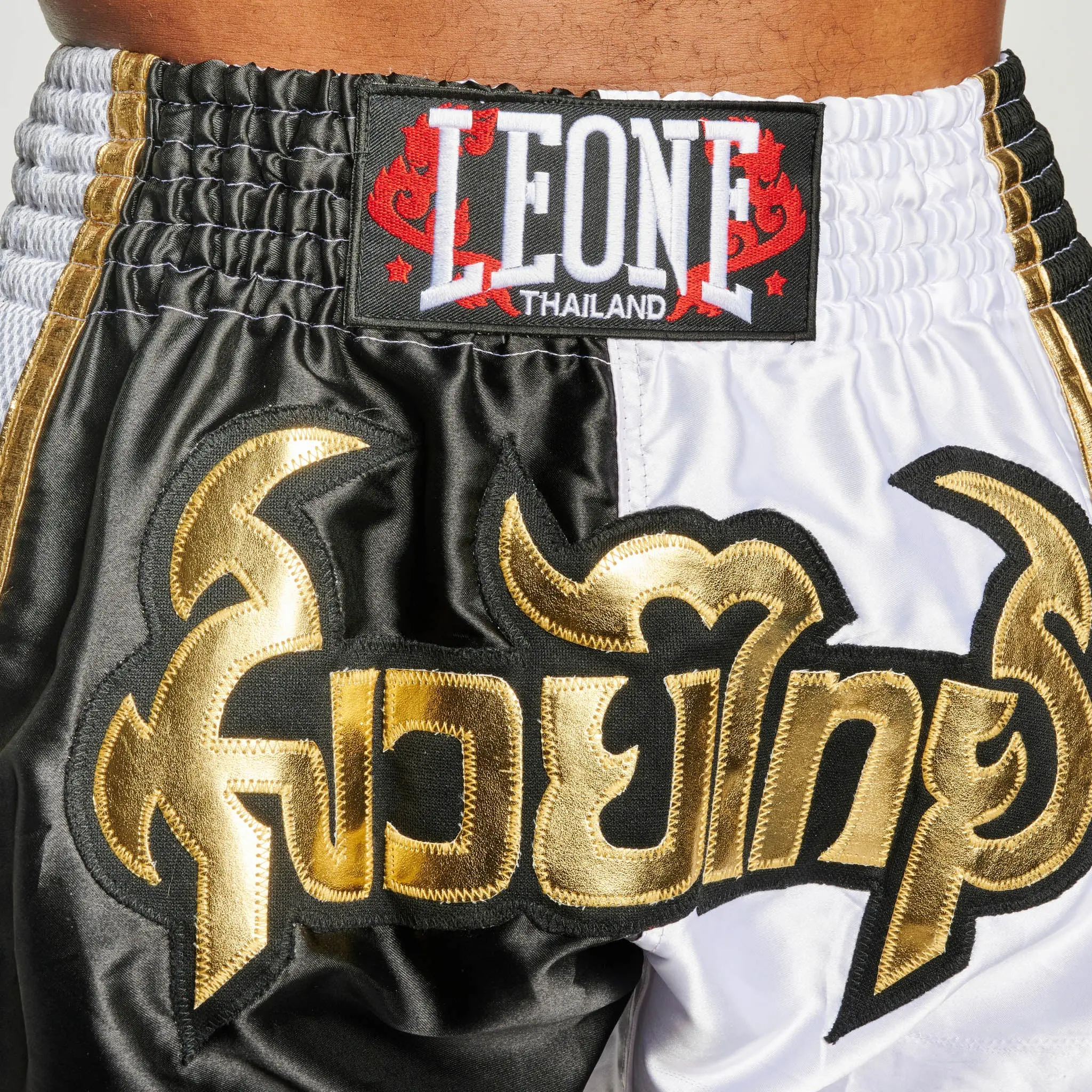 Leone - SIAM THAI SHORTS - Муай Тай Шорти - AB875 - Black/White, етикет