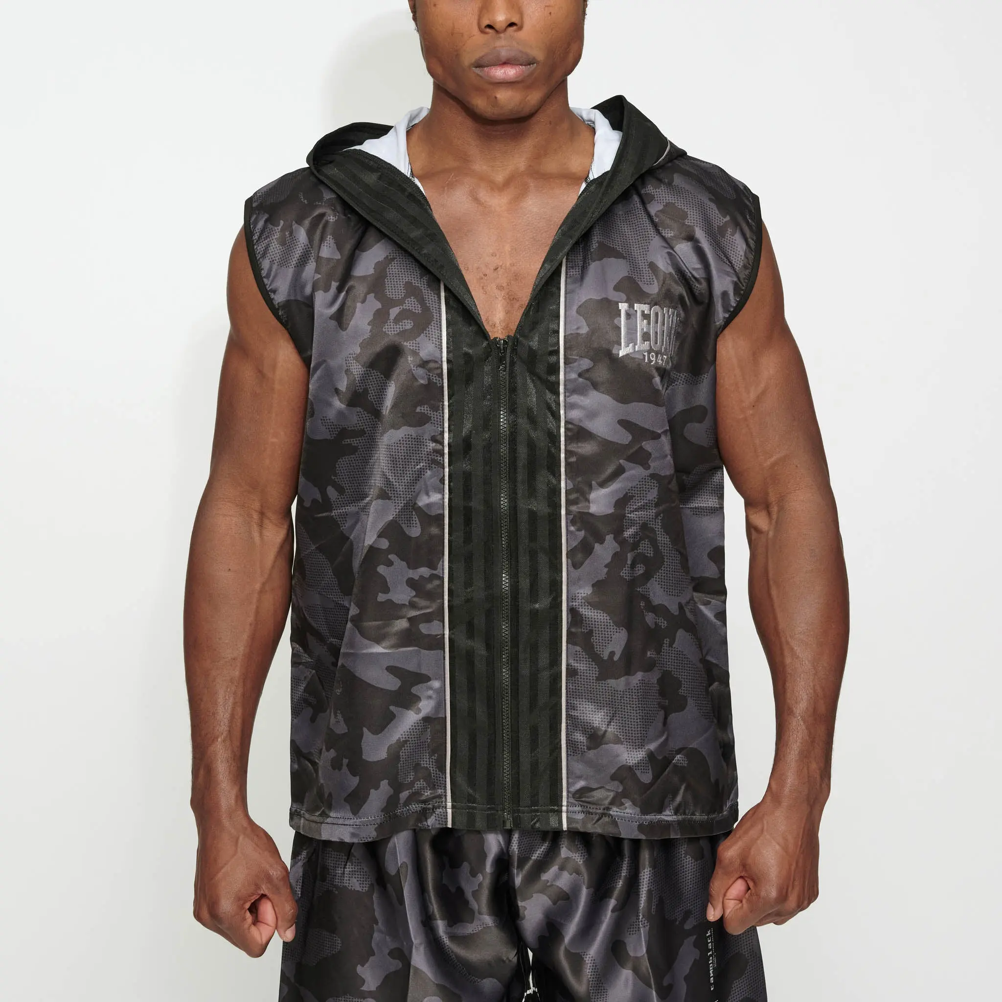 Kolsuz Sweatshirt - Leone CAMOBLACK SLEEVELESS BOXING GOWN - AB264