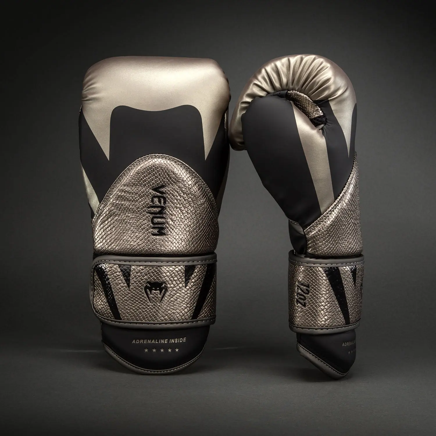 Venum Challenger 4.0 Scales Boxing Gloves -Silver/Black