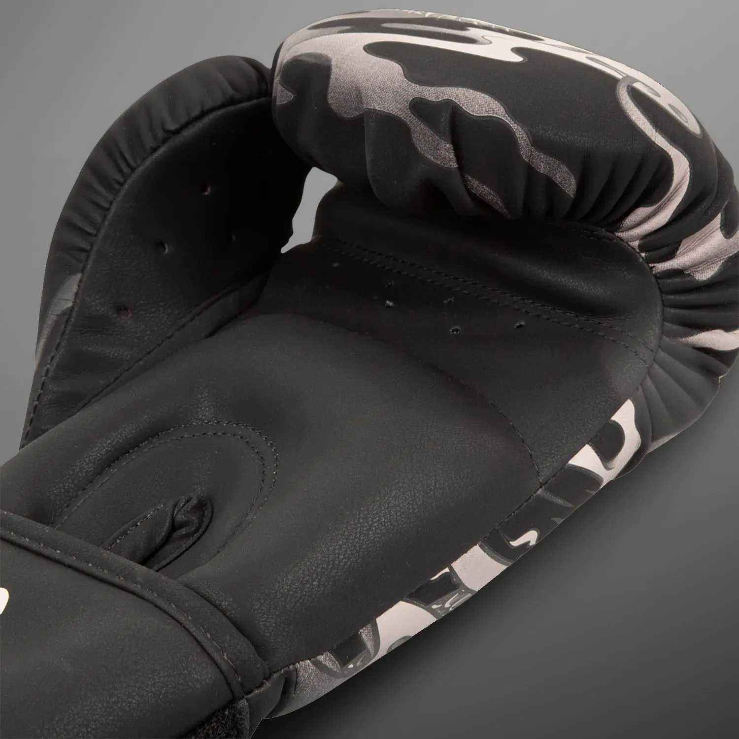 Venum Dragon's Flight Boxing Gloves - Black/Sand детайл