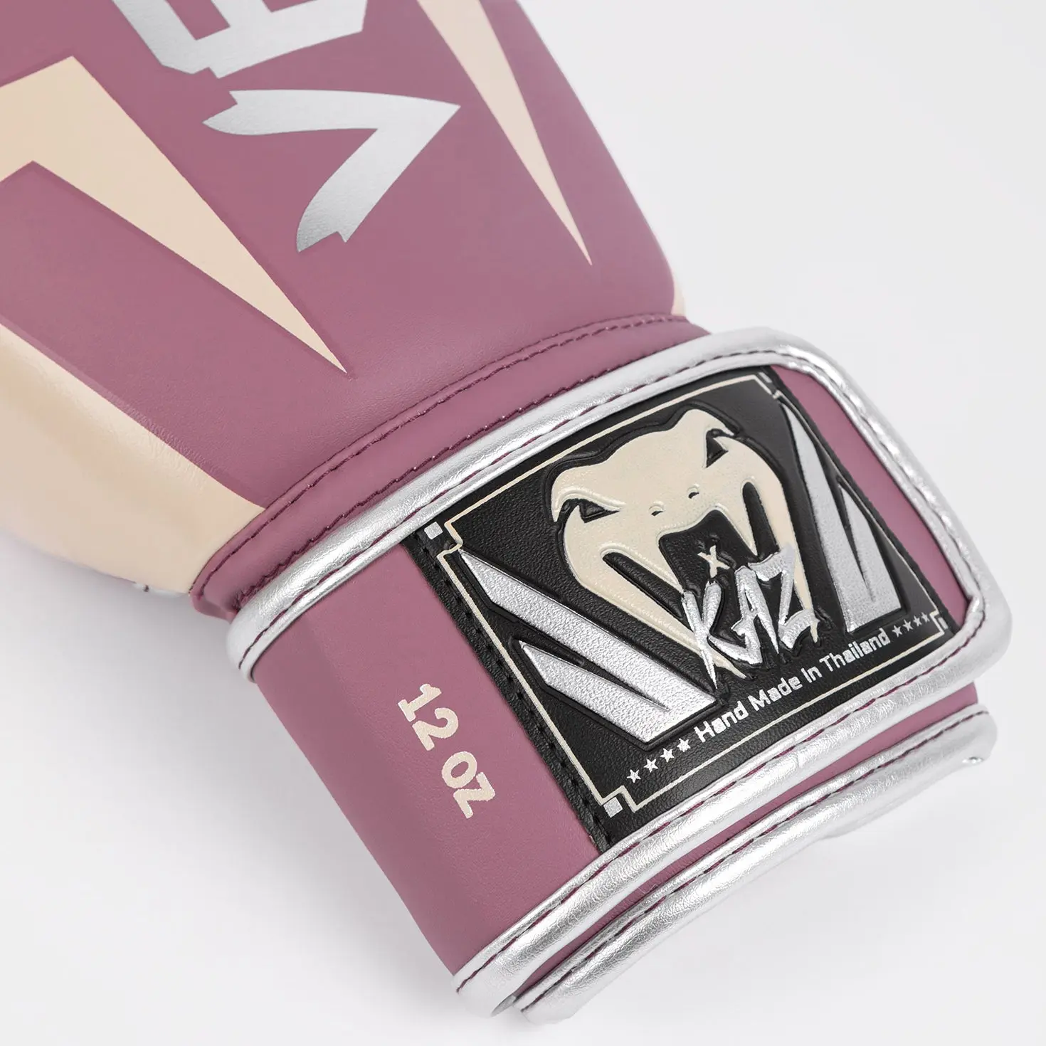 Venum x Kaz Elite Boxing Gloves - Dusky Orchid, детайл