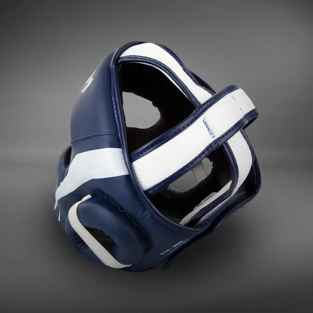 Venum Elite Headgear - White/Navy Blue детайл на каишката