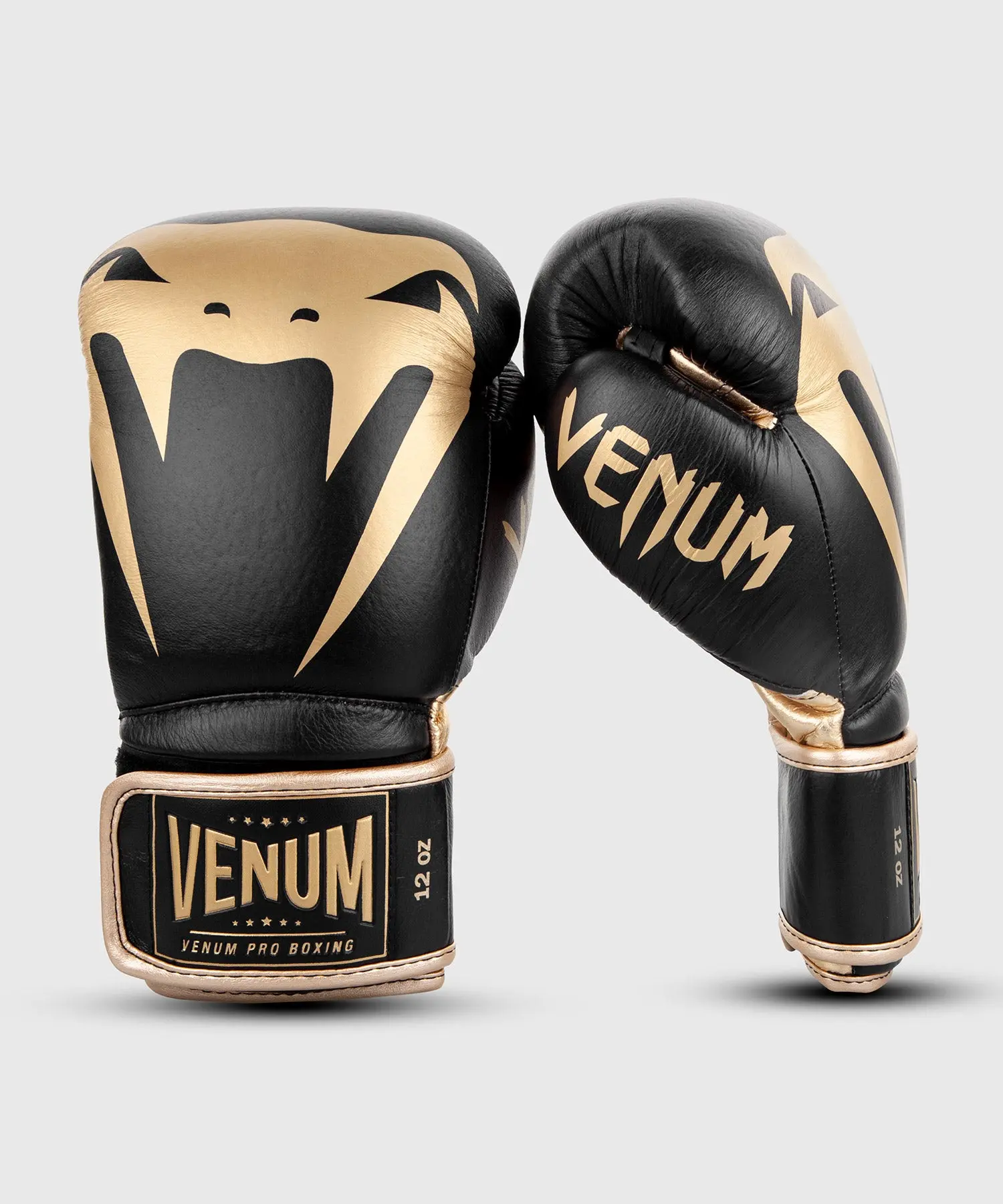 Venum Giant 2.0 Pro Boxing Gloves Velcro