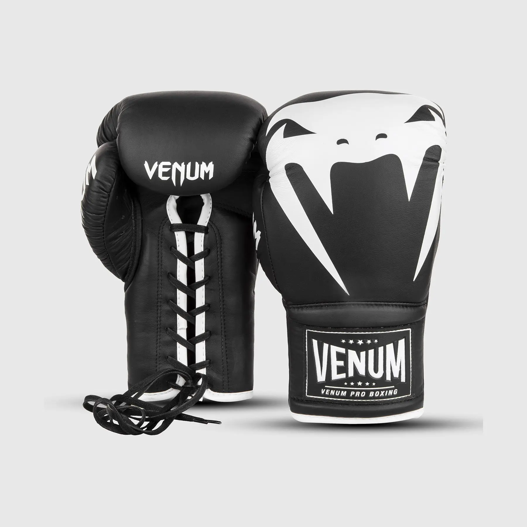 Venum Giant 2.0 Pro Boxing Gloves - With Laces