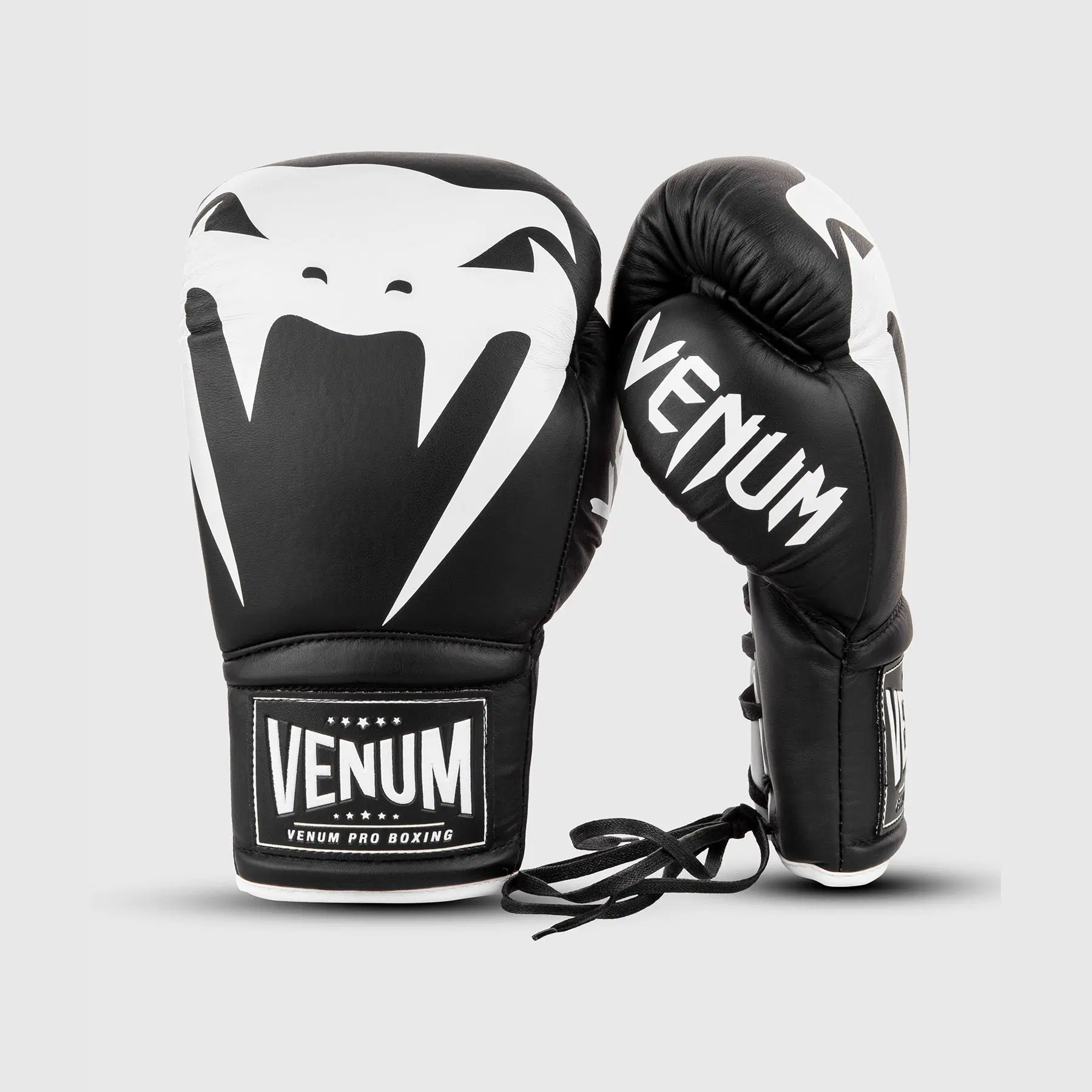 Venum Giant 2.0 Pro Boxing Gloves - With Laces