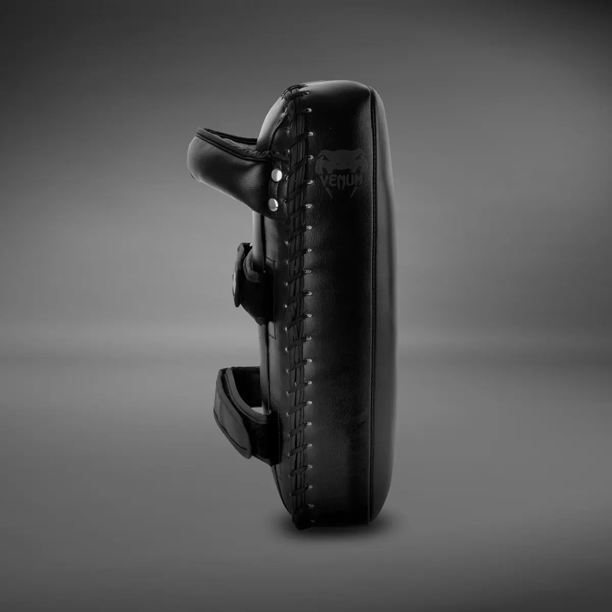 Venum Giant Kick Pads - Black/Black (Pair)