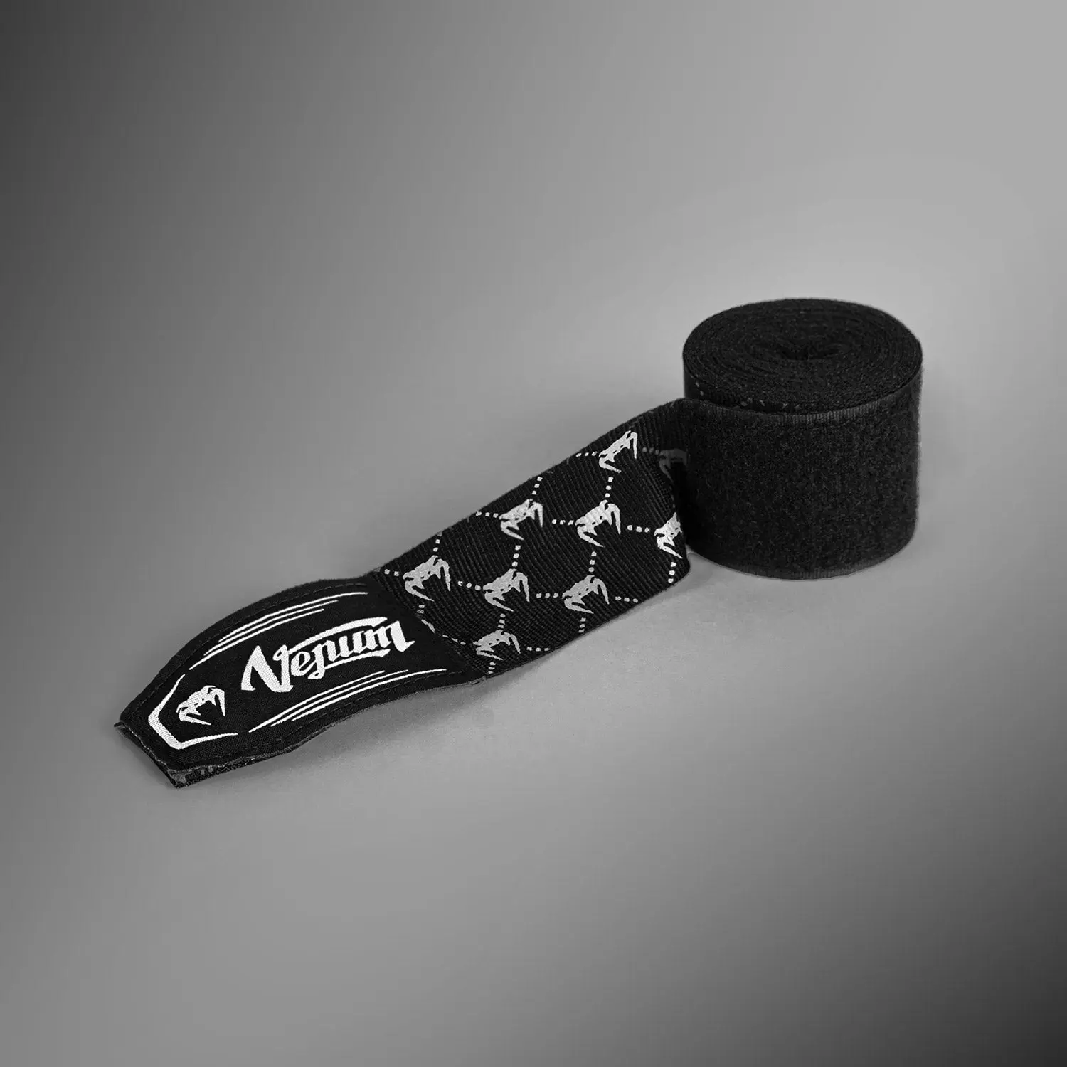 Бинтове - Venum Monogram hand wraps 4m- Black/White