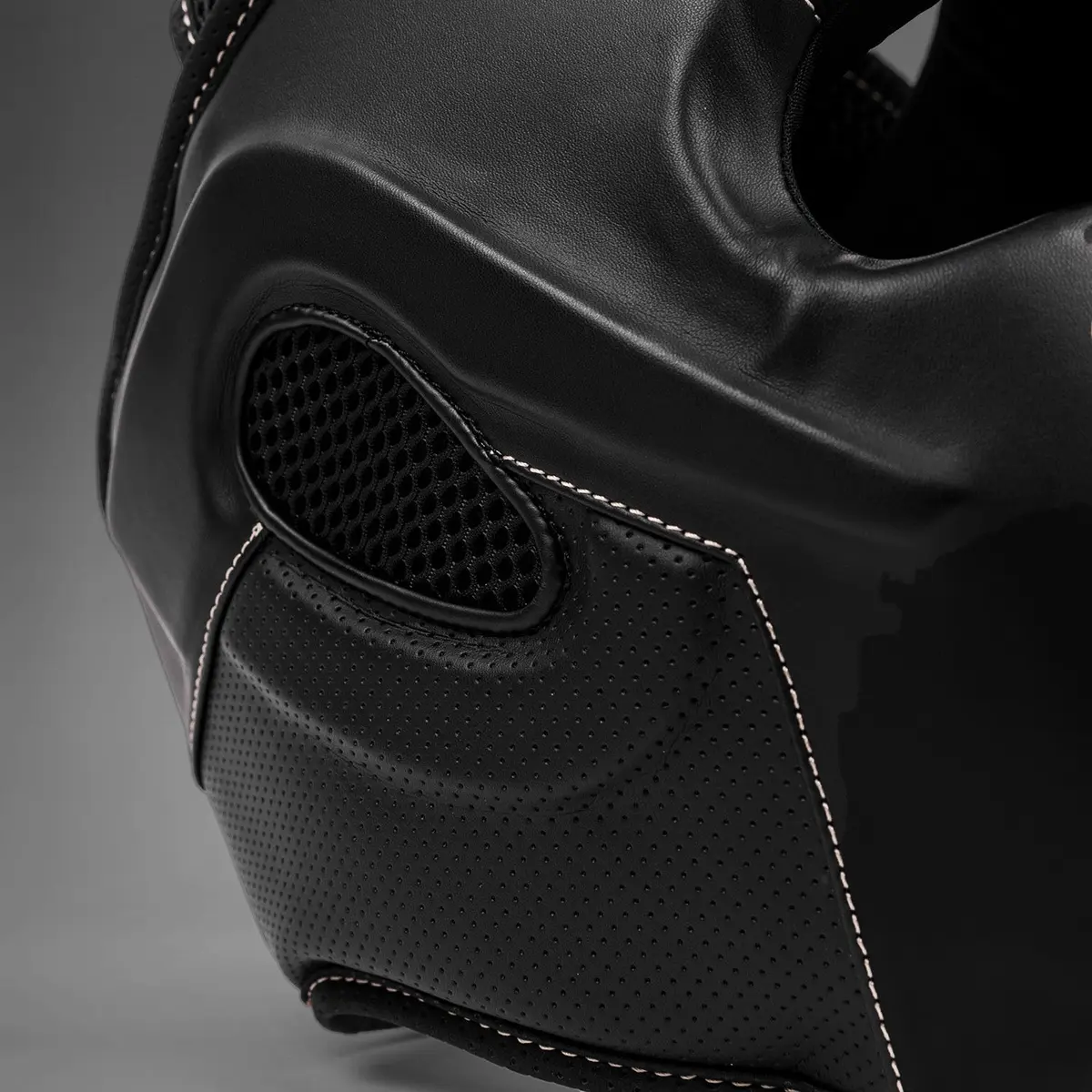Venum Impact Evo Headgear - Black детайл с лого