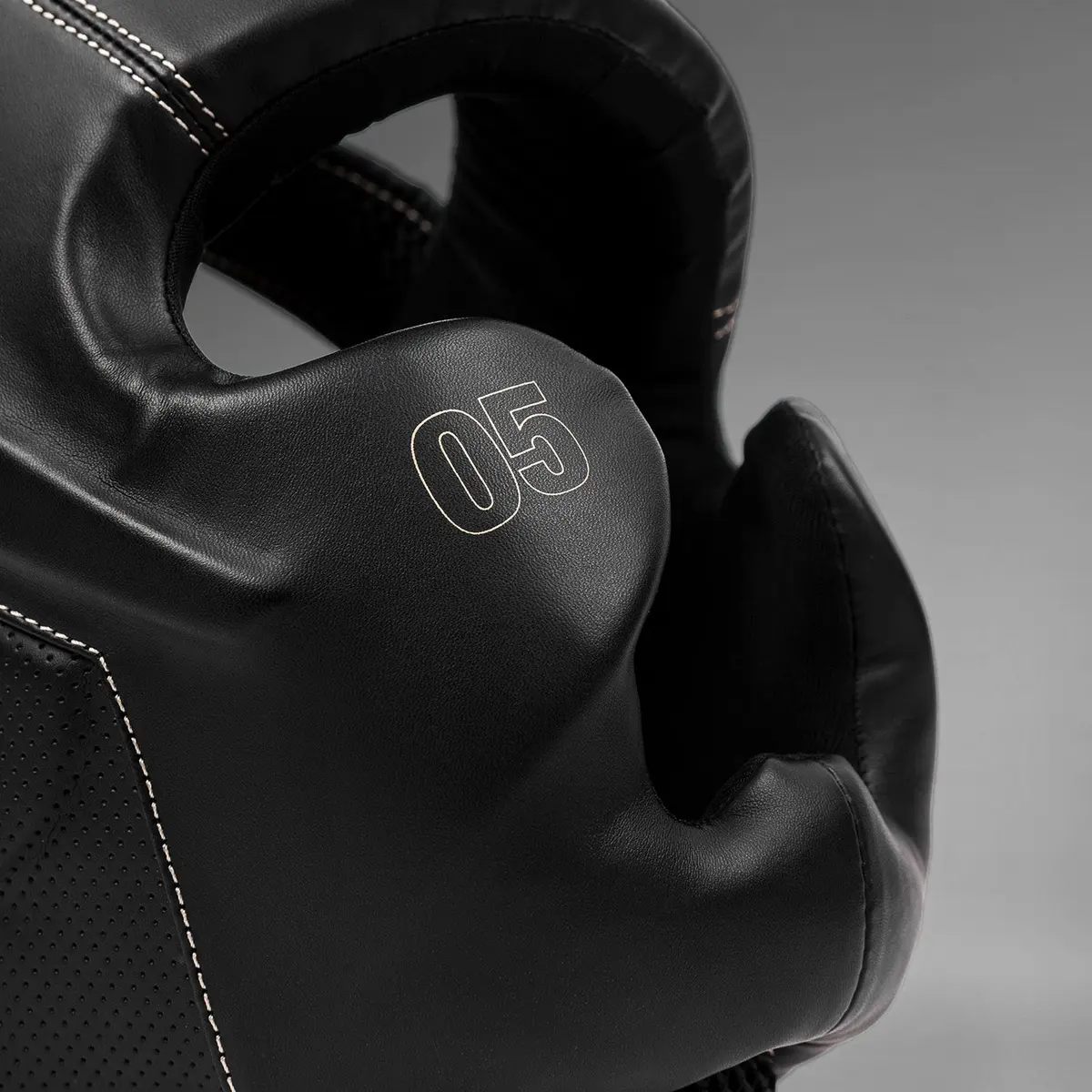 Venum Impact Evo Headgear - Black детайл на страничната част