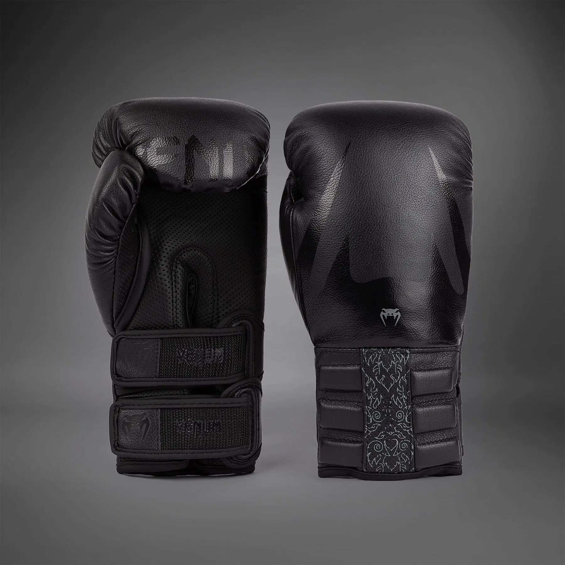 Venum Reverso Boxing Gloves - Black/Black