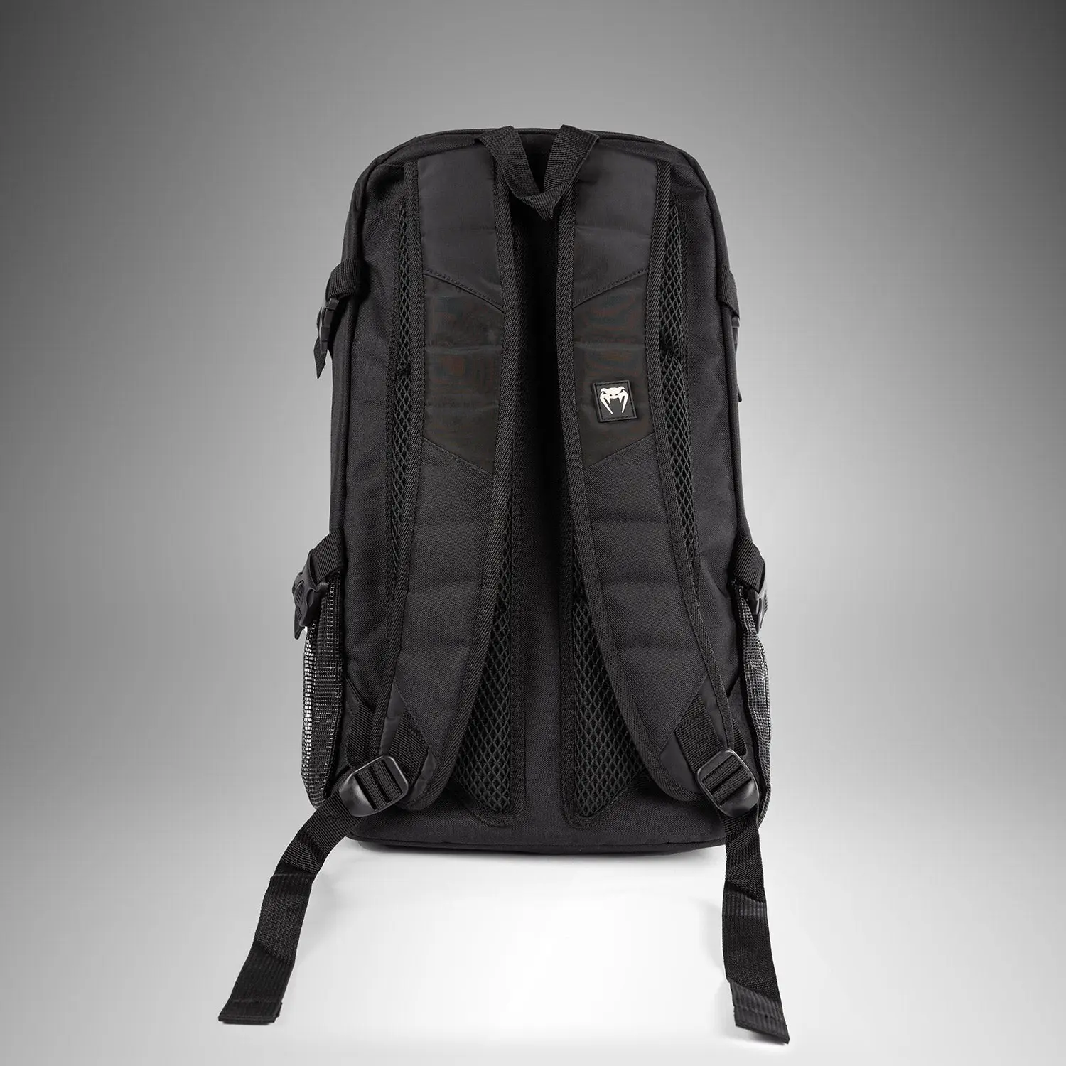 Venum Shockwave Backpack (20-25L)- Black, преден и страничен изглед