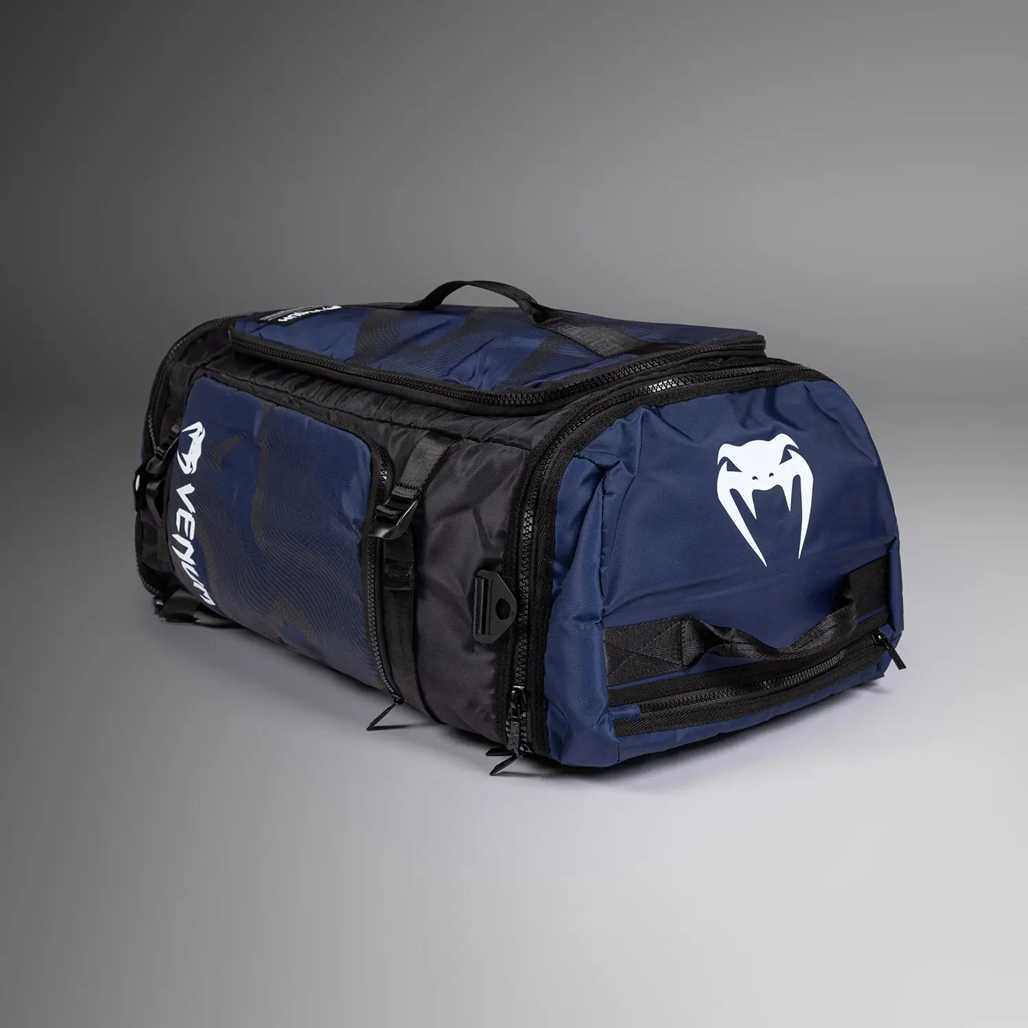 Venum Trainer Hybrid sports bag - Midnight Blue, преден изглед с етикет