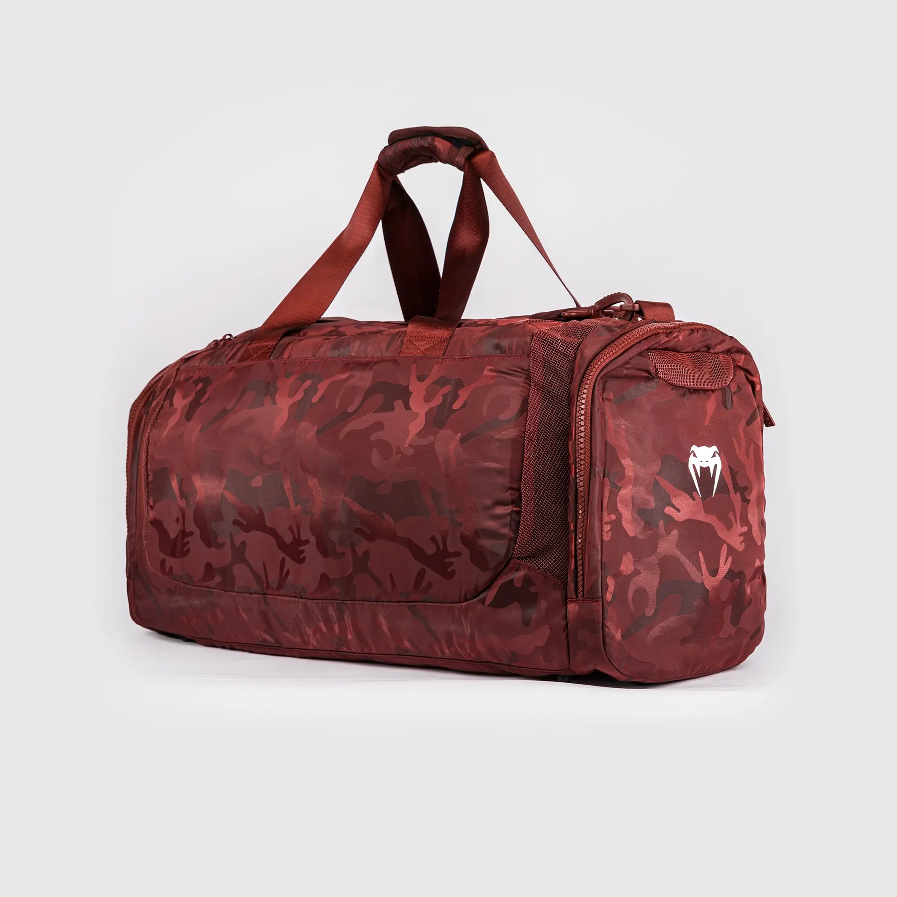 Venum Trainer Lite Sports Bag (48L) - Camo/Burgundy, преден изглед с презрамка